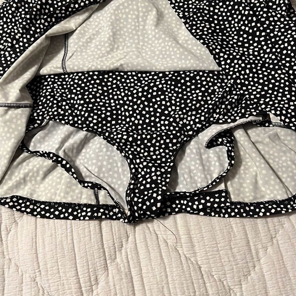 Ladies Swimsuit - Picture 3 of 4